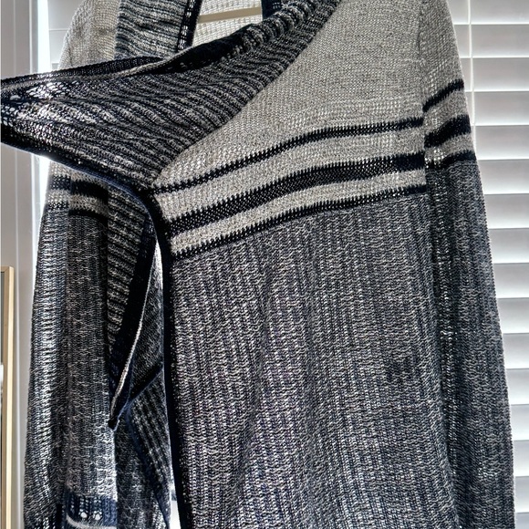 Closet Space navy & gray open knit boho cardigan sweater size medium Lightweight - Picture 3 of 10